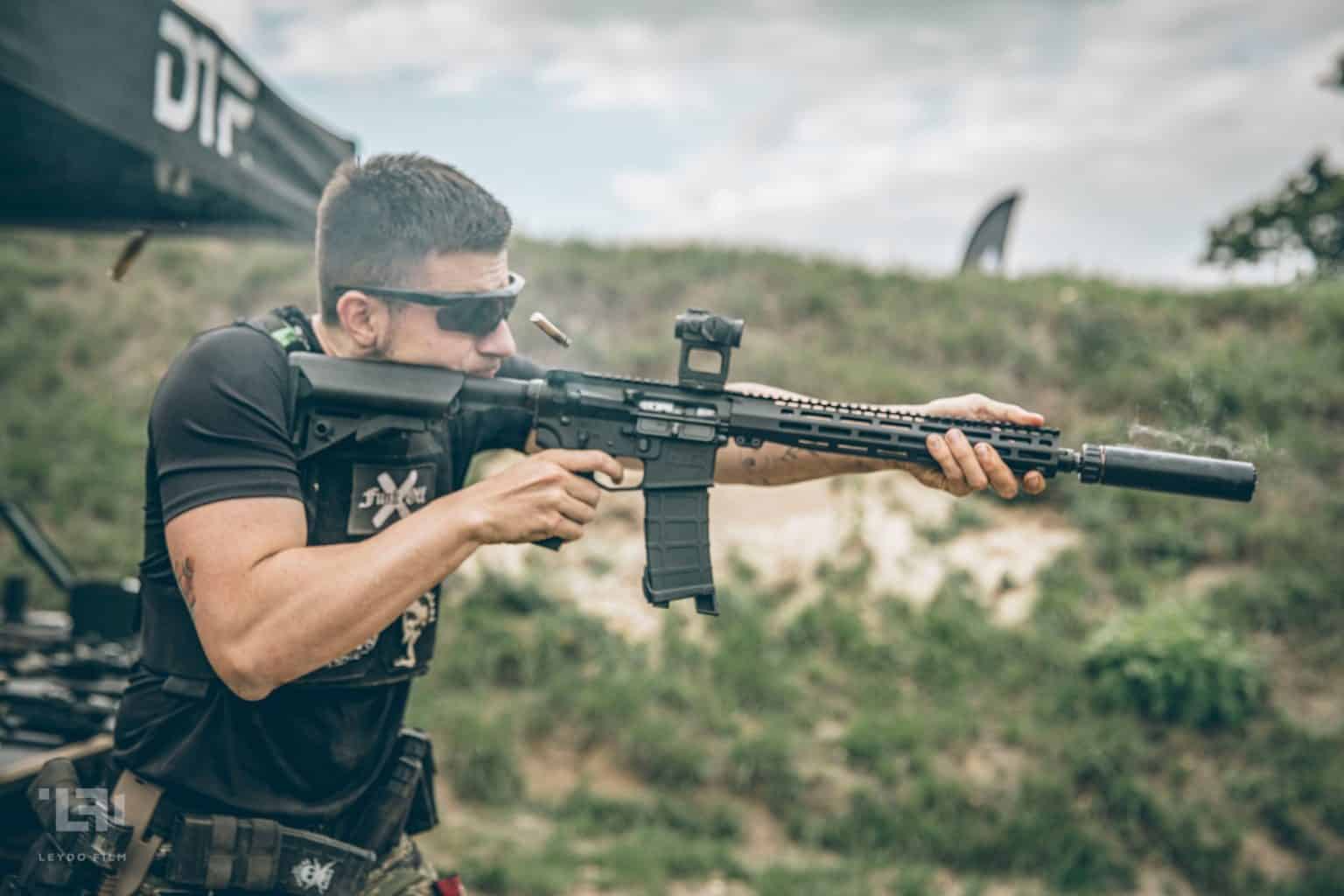 Disparando calibre .223 Remington en Polonia